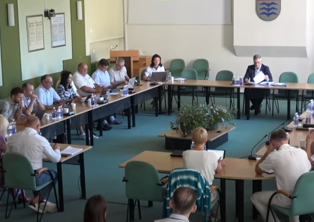 Liepos 25 d. Molėtų rajono savivaldybės taryba apsvarstė 34 klausimus