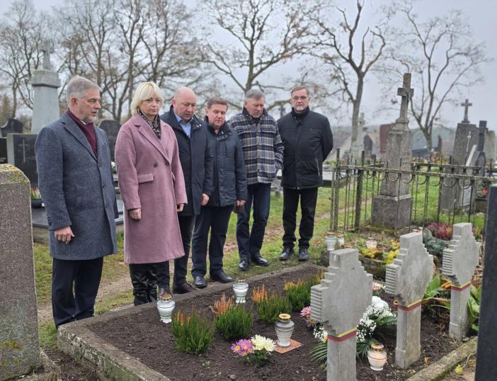 Prieš Vėlines pagerbtas Anapilin išėjusių garbių kraštiečių atminimas