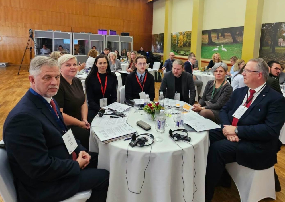 Alantoje vyksta tarptautinis „Besivejančių regionų praktikų forumas“