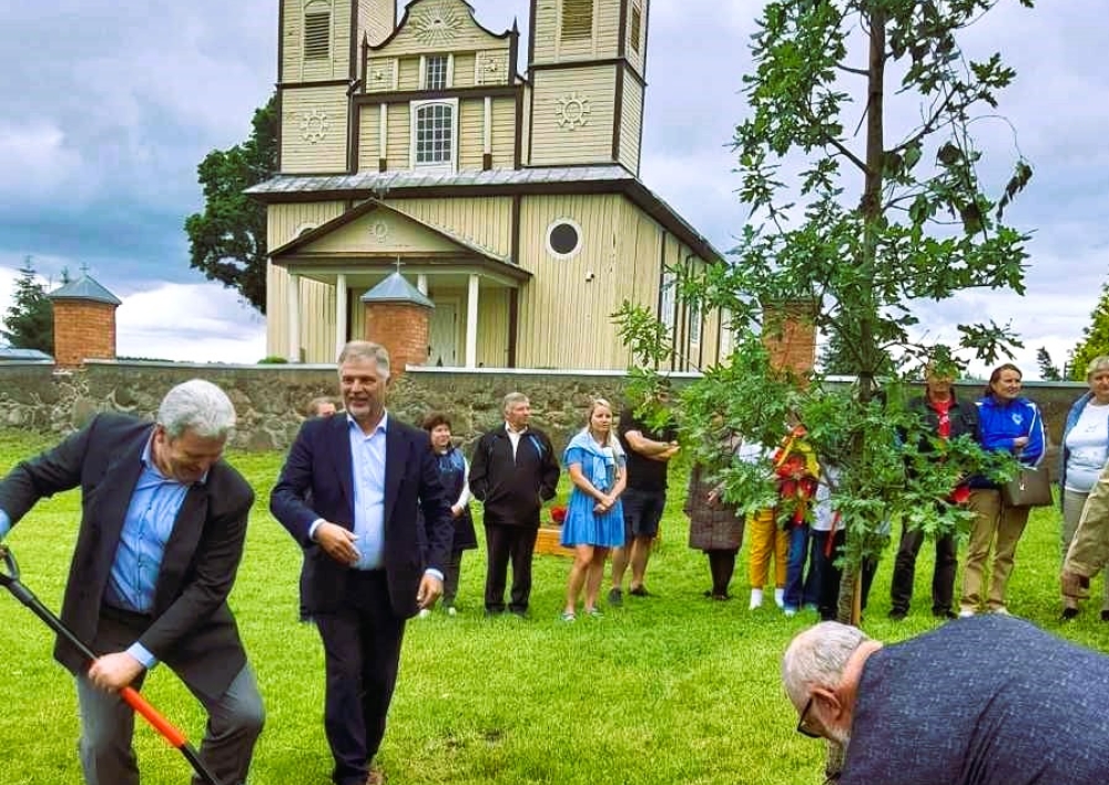 Vyko Joniškio miestelio 470-ojo jubiliejaus šventė.