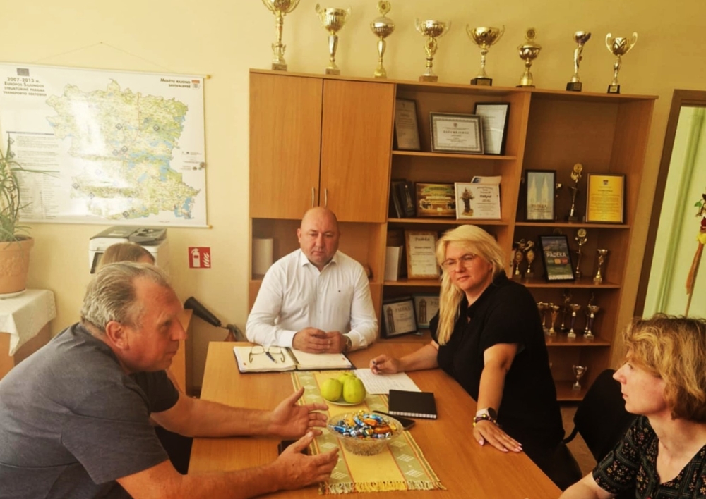 Molėtų rajono savivaldybės administracijos direktorius Sigitas Žvinys pradėjo darbą seniūnijose – liepos 16 d.  lankėsi Joniškyje bei Inturkėje