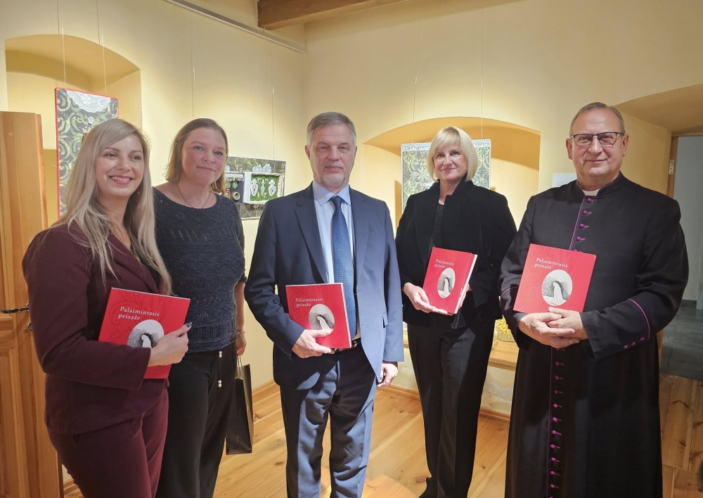 Videniškių vienuolyno muziejuje surengtos parodos knygos „Palaimintasis peizaže“ sutiktuvės