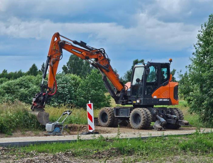 Meras su seniūnais apžiūrėjo vykdomus infrastruktūros tvarkymo darbus Giedraičiuose ir Dubingiuose