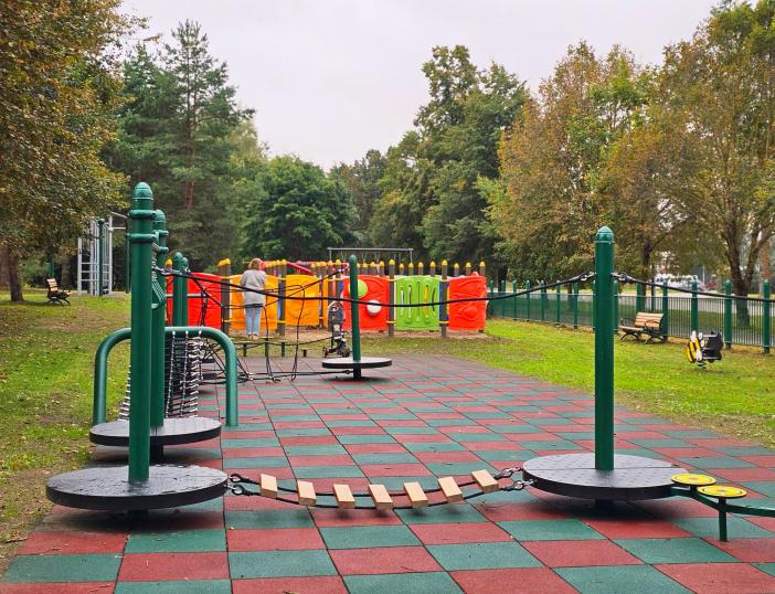 Molėtuose – nauja vaikų žaidimų aikštelė