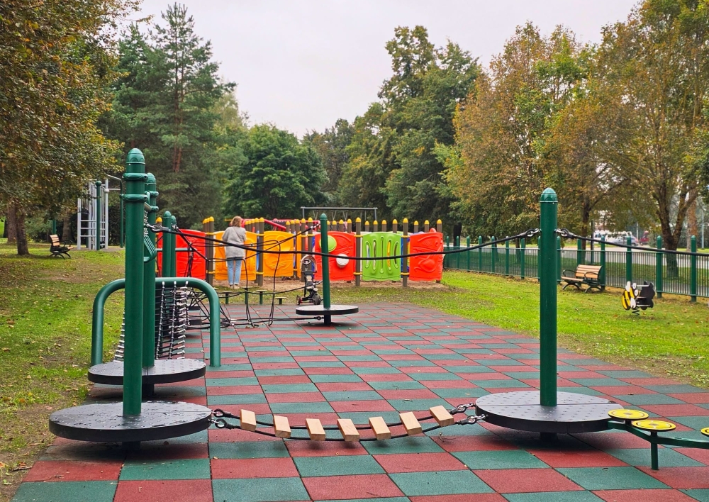 Molėtuose – nauja vaikų žaidimų aikštelė