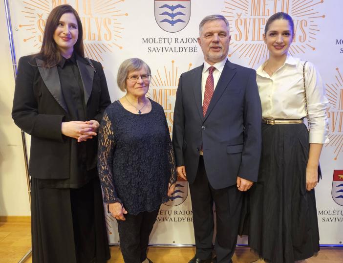 Molėtuose surengtas kalėdinis padėkos ir gerumo vakaras – įteiktos „Metų šviesulio“ nominacijos