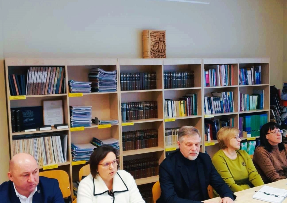Vyko Molėtų rajono savivaldybės administracijos ir švietimo įstaigų vadovų pasitarimas