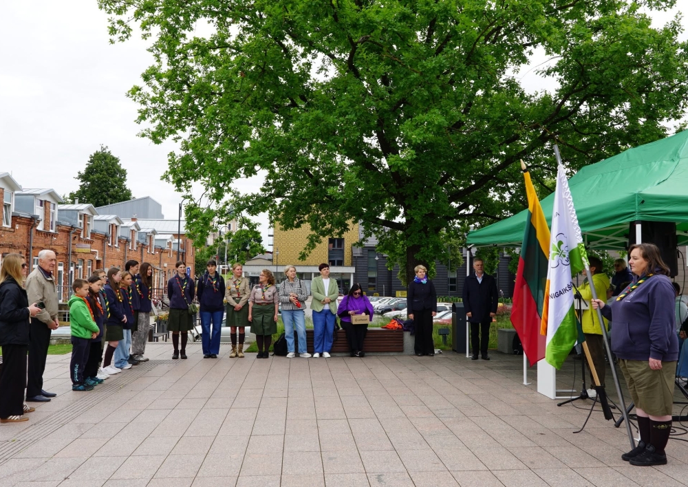 Molėtuose surengta pilietinė atminties akcija „06.14 Atminties neištremsi“