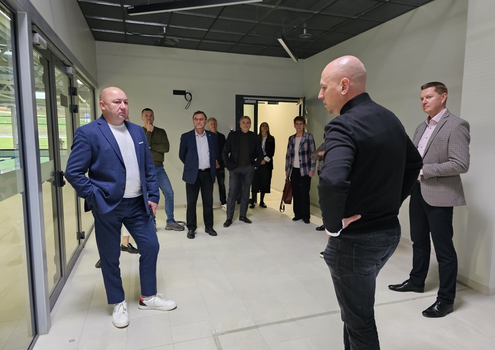 Molėtų baseine vyko koncesijos sutarties pasirašymo metų sukakties minėjimas