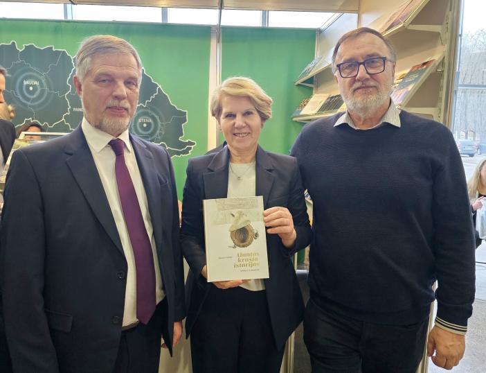 Jubiliejinėje 25-ojoje Vilniaus knygų mugėje pristatomos ir Molėtų autorių knygos
