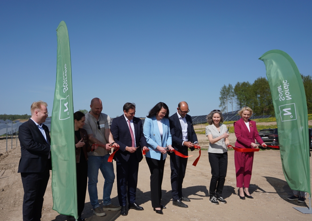 Molėtų rajone atidarytas didžiausias Lietuvoje saulės energijos parkas