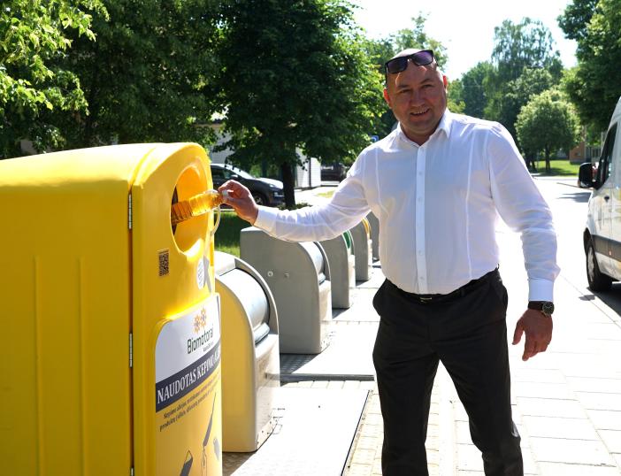 Molėtų mieste įrengti specialūs konteineriai naudoto kepimo aliejaus surinkimui