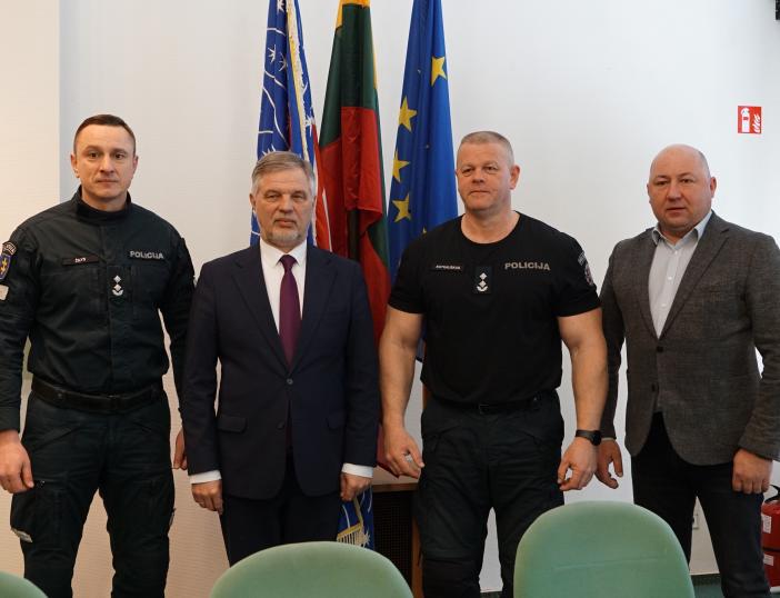 Molėtų rajono savivaldybė ir Utenos apskrities VPK pasirašė bendradarbiavimo bei viešosios tvarkos ir eismo saugumo užtikrinimo Molėtų mieste ir rajone programos finansavimo sutartis