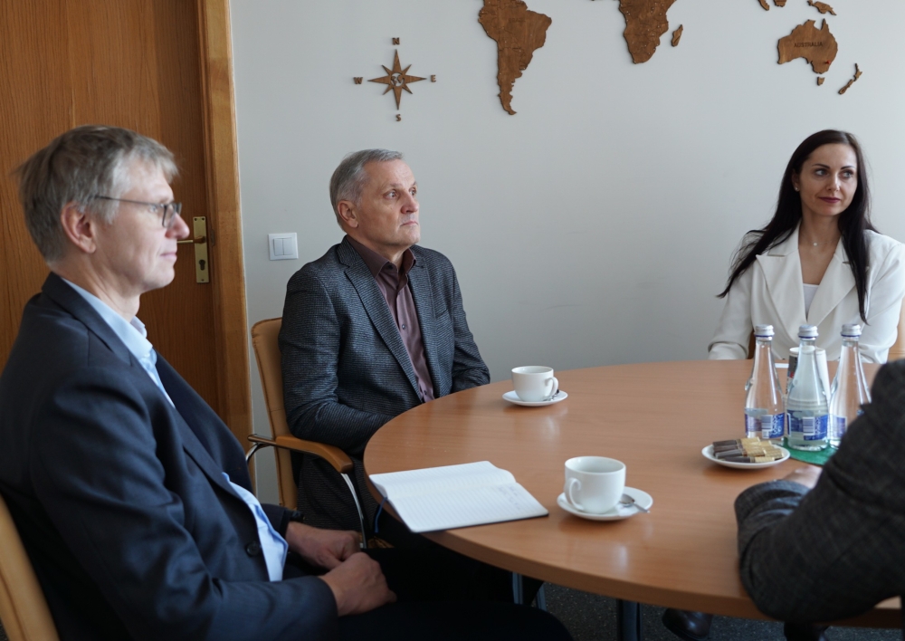 Susitikime su UAB "ILTE" atstovais aptartos galimybės finansuoti Molėtų progimnazijos renovacijos projektą