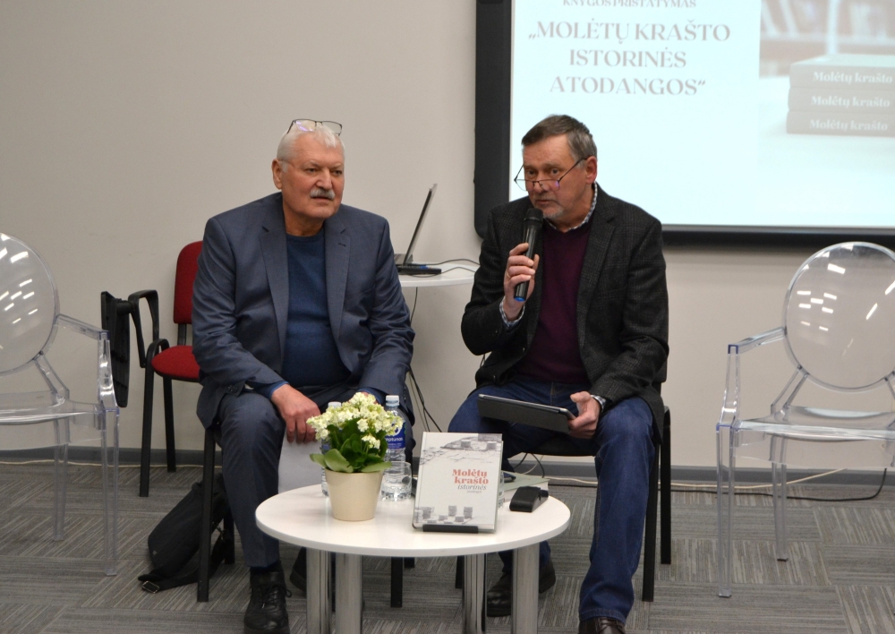 Visuomenei pristatyta nauja knyga apie Molėtus