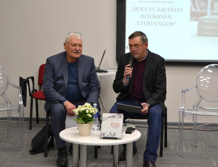 Visuomenei pristatyta nauja knyga apie Molėtus