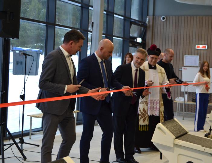 Duris iškilmingai atvėrė Molėtų baseinas