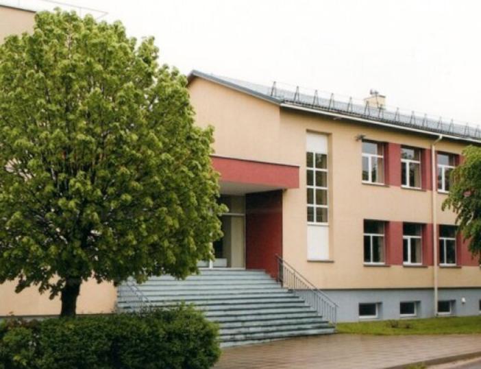 Paskelbtas konkursas eiti Giedraičių gimnazijos direktoriaus pareigas