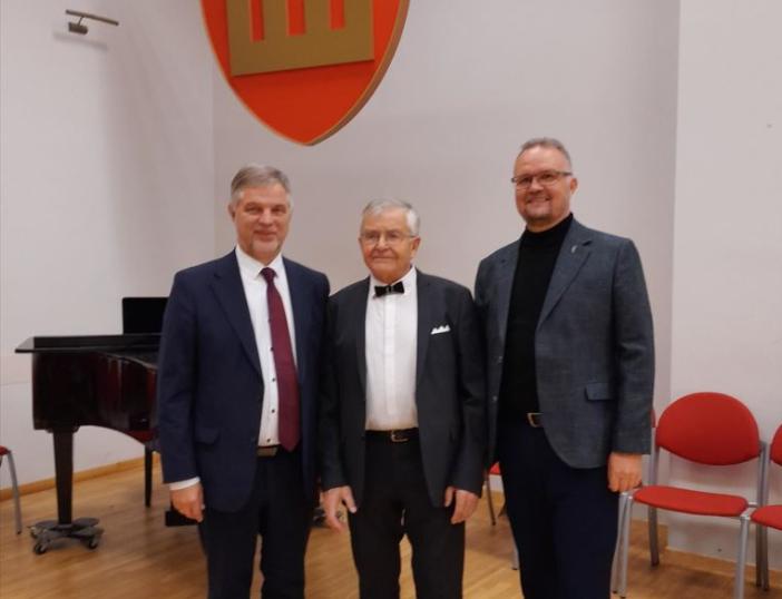 Molėtų garbės piliečiui Viliui Maslauskui - 80