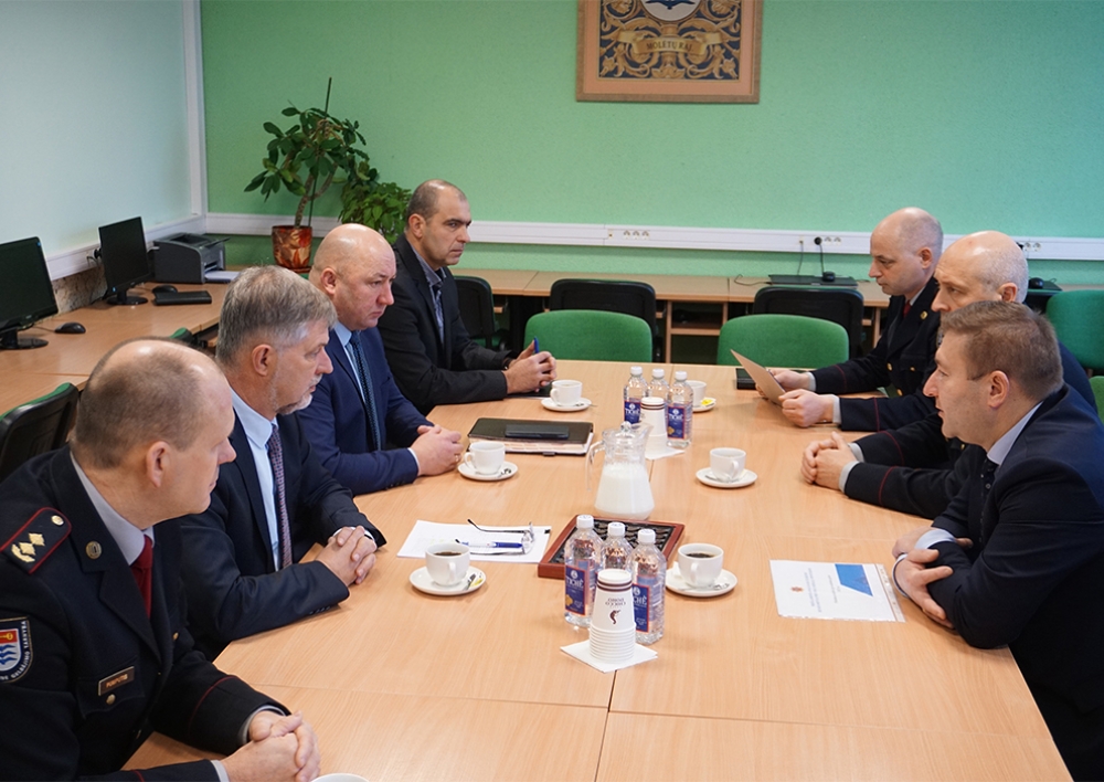 Molėtuose diskutuota apie valstybinės ir savivaldybės priešgaisrinių  tarnybų jungimą