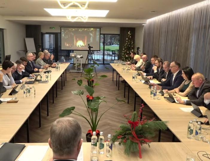 Gruodžio 19 d. tarybos posėdyje