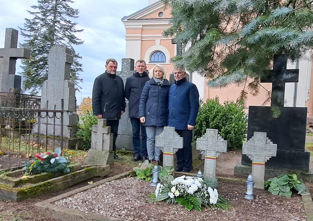 Visų šventųjų dienos išvakarėse Molėtų vadovai pagerbė į Anapilį išėjusius molėtiškius