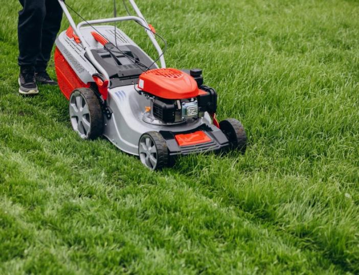 Primename: žolės aukštis sklypuose – ne didesnis kaip 25 cm. Kviečiame pasirūpinti savo aplinka